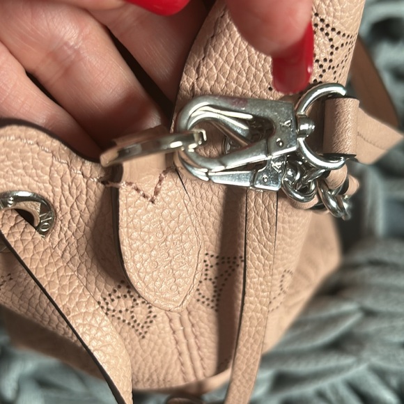 Louis Vuitton Bella Bag - Picture 6 of 12